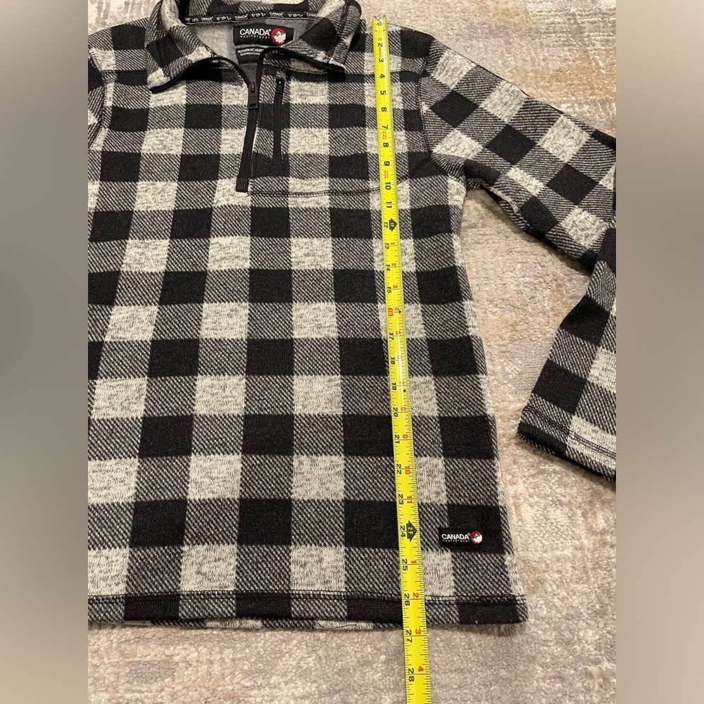 Canada Weathergear Black Gray Plaid 1/4 Zip Fleece Pullover Size Small EUC 🇨🇦 - Picture 10 of 11